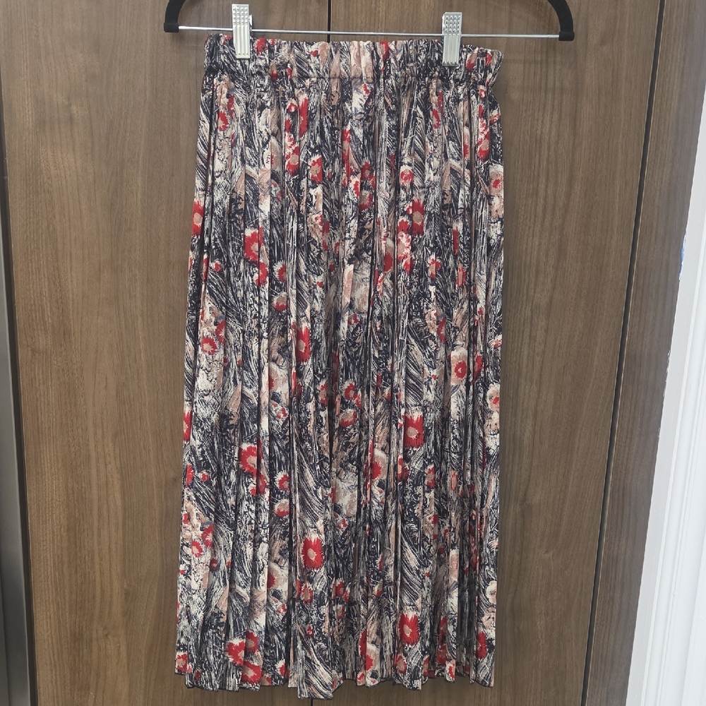 No. 21 Red and Cream Pleated Midi Skirt